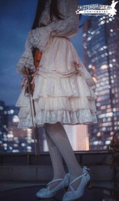 独自在夜晚的海边_JVID性感写真